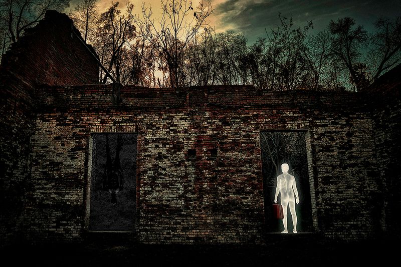 © Tirdad Aghakhani - LIVING IN THE OPPOSITE WORLD.