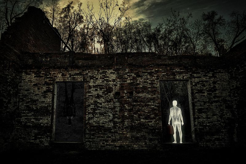 © Tirdad Aghakhani - LIVING IN THE OPPOSITE WORLD.