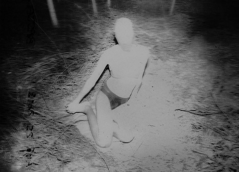© Olivia Schenker - Image from the Reply to your ad photography project