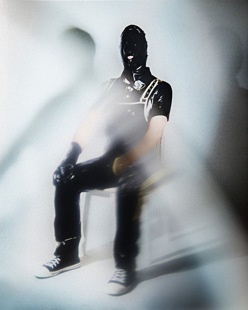 © Olivia Schenker - Image from the Reply to your ad photography project