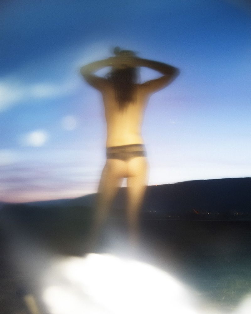© Olivia Schenker - Image from the Reply to your ad photography project