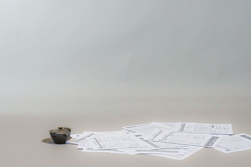 © Yimeng Chen - Image from the Held 1n Between photography project