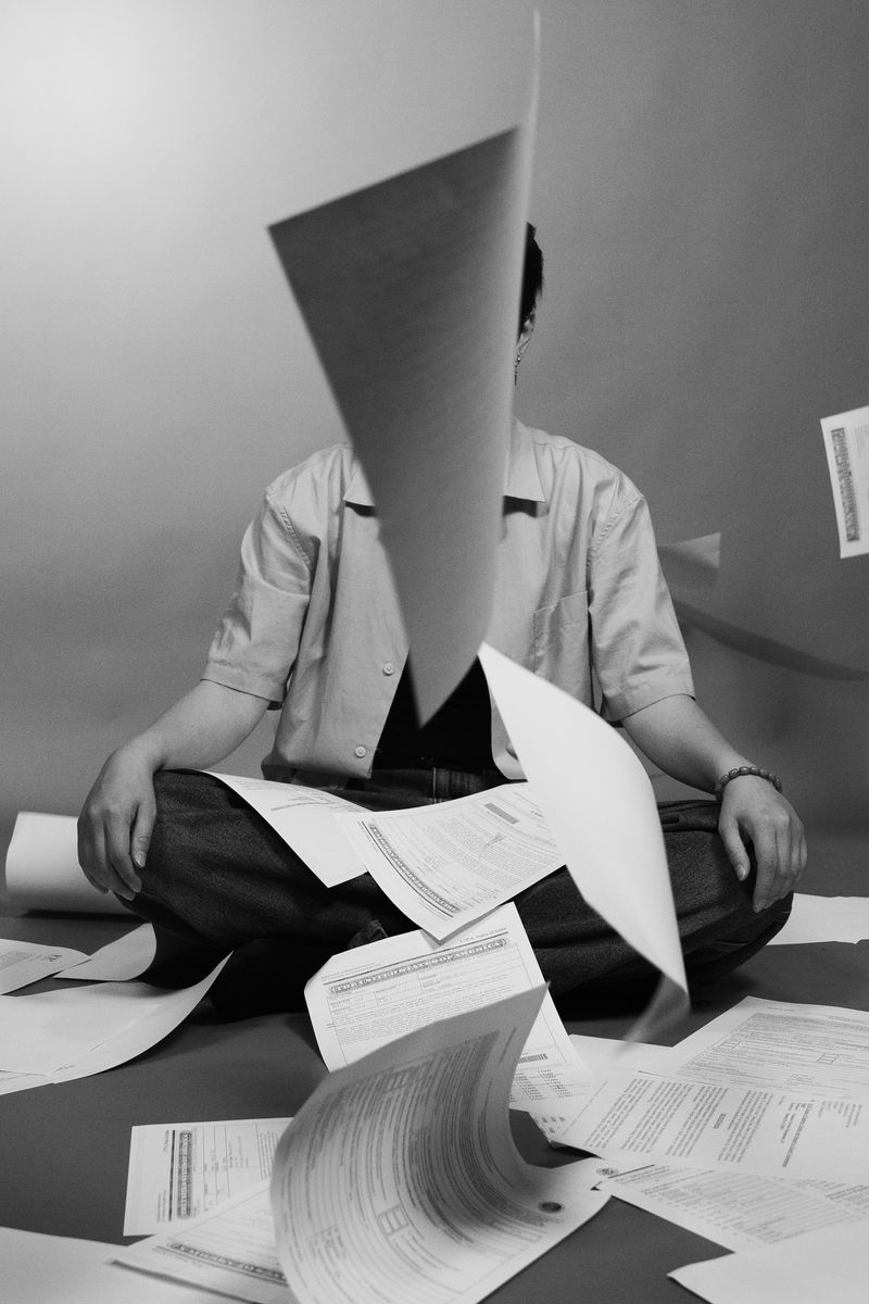 © Yimeng Chen - Image from the Held 1n Between photography project