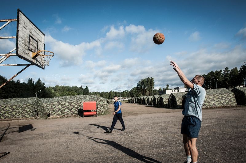 © Mattia Vacca - Image from the How to act in extreme situations or instances of war photography project