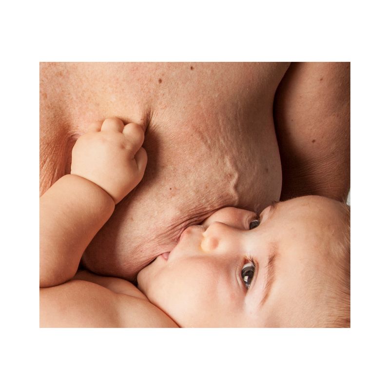 © Alina Gross - Image from the The nipple instinct photography project