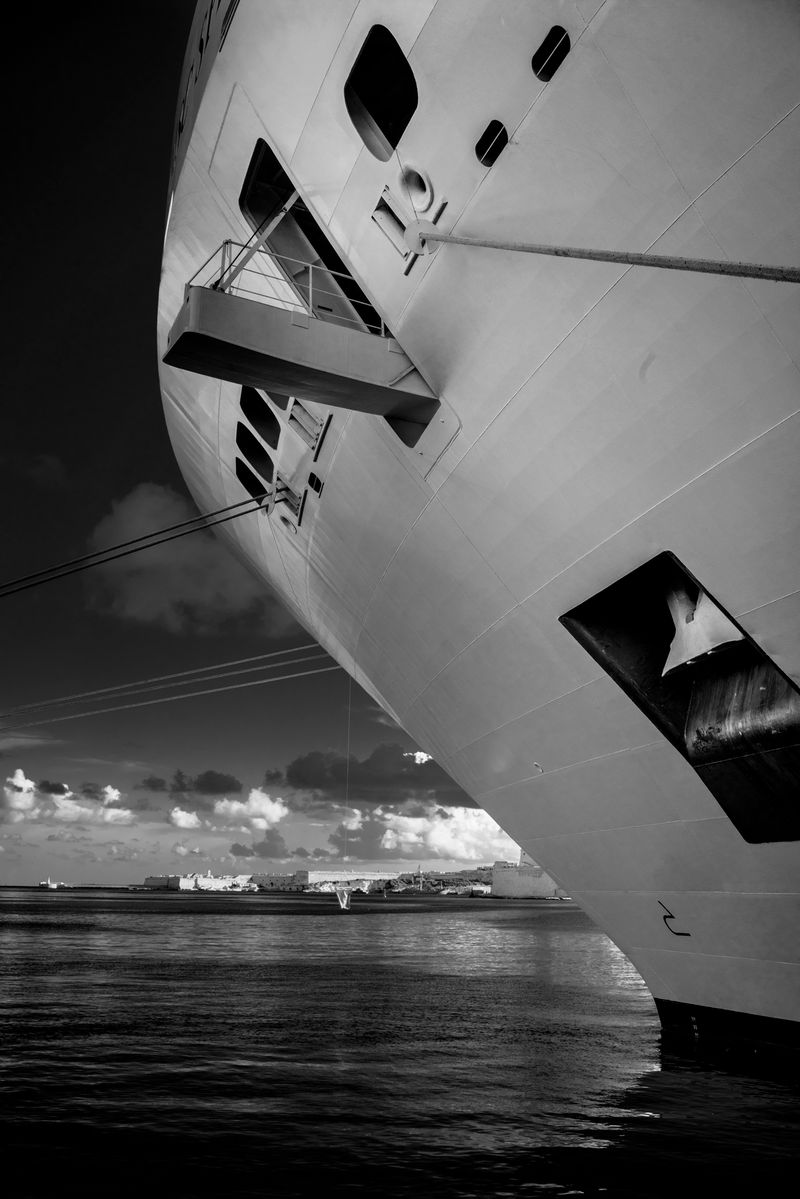 © Simona Bonanno - The ship's decks seen from the dock pier. La Valletta, Malta, 2017