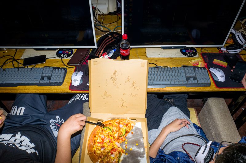 © Jingli Wu - Image from the CHINESE NETWORK LIFE photography project