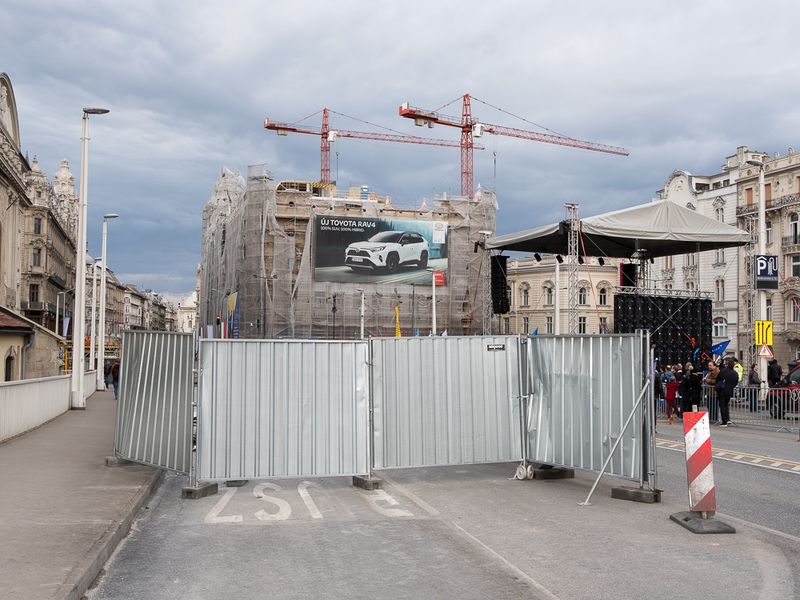 © Michal Adamski - Budapest. Road works in the centre of Budapest.