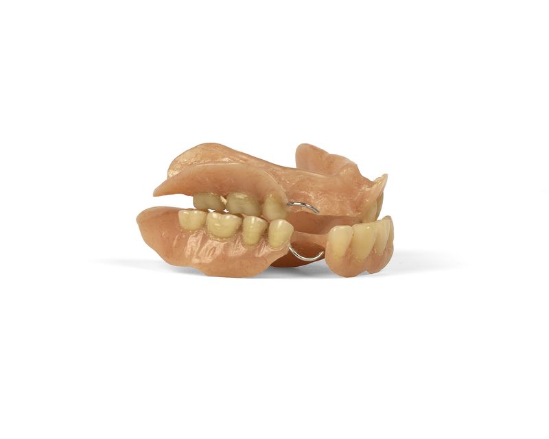 © Kris Vervaeke - Teeth (Wolvertem)
