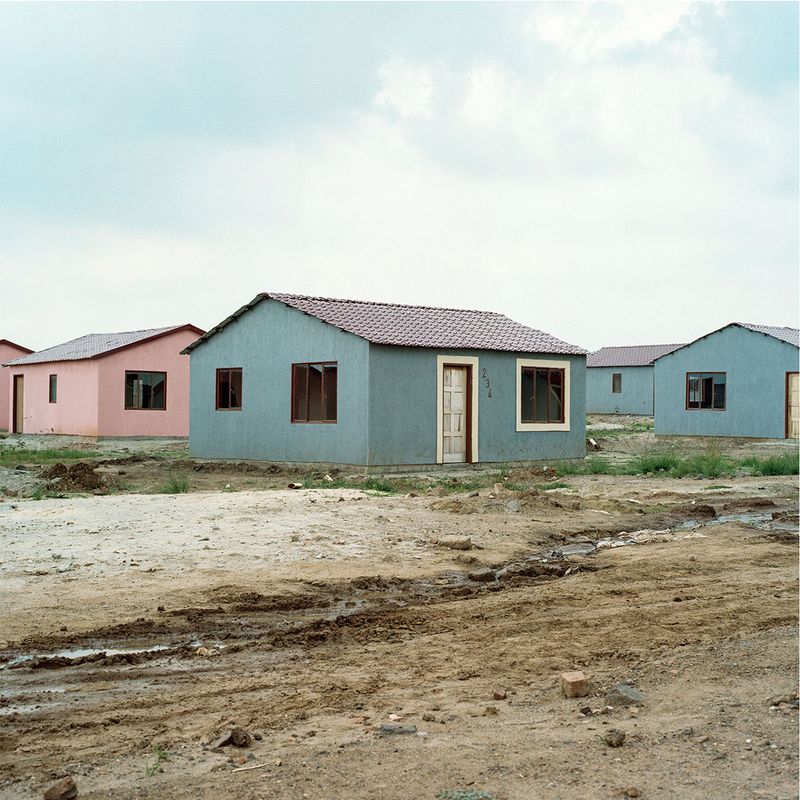 © Claudio Rasano - Image from the EVERYONE LIVE IN THE SAME PLACE LIKE BEFORE photography project