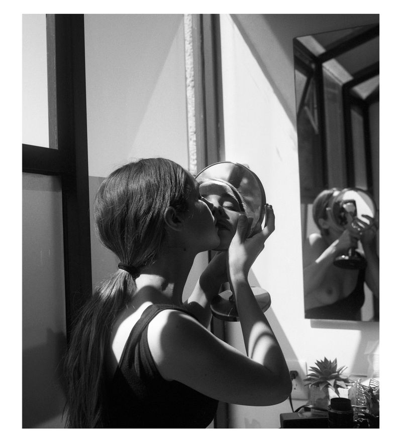 © yvonne venegas - Camila in Helmut Newton, 2018