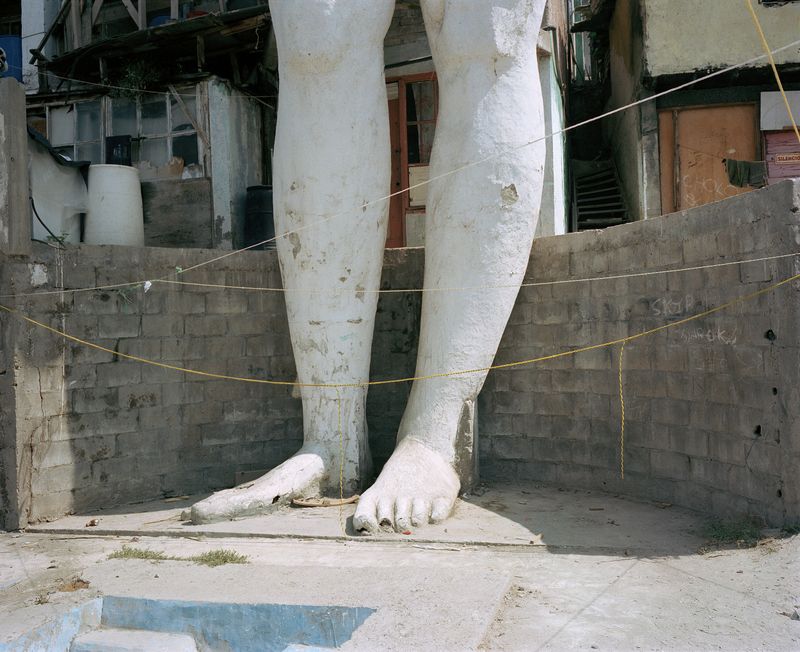© yvonne venegas - Mona´s Feet, 2003 Digitized 6x7 Negative