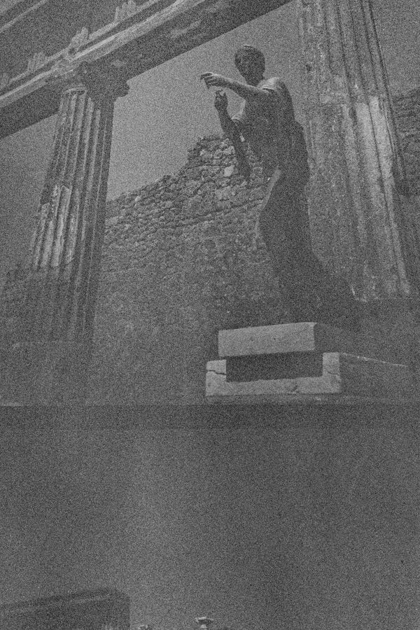 © Greta Valente - Image from the Tell us of Pain photography project