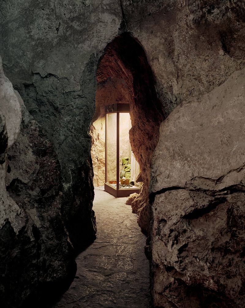 © Austin Irving - Display No. 2, Colossal Cave, Vail, Arizona, USA, 2013 – 4×5 Color Negative – Archival Lightjet Print on Dibond