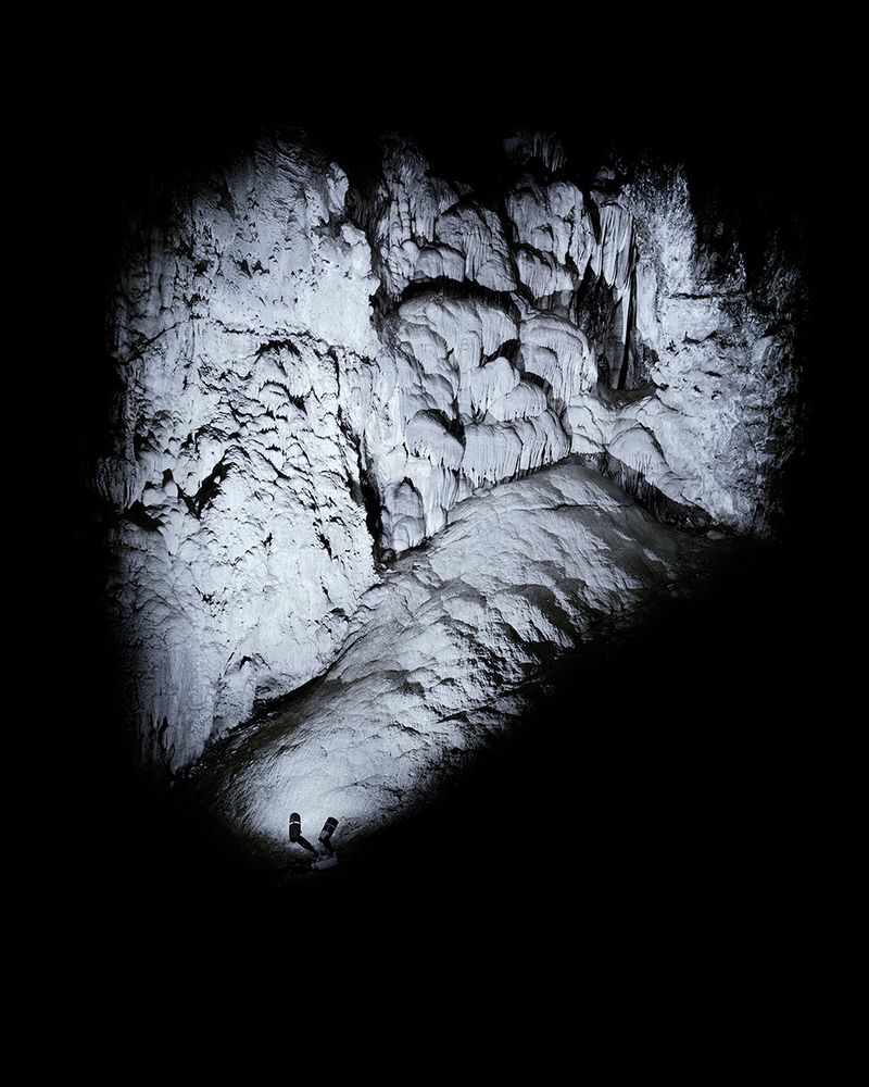 © Austin Irving - Image from the SHOW CAVES photography project