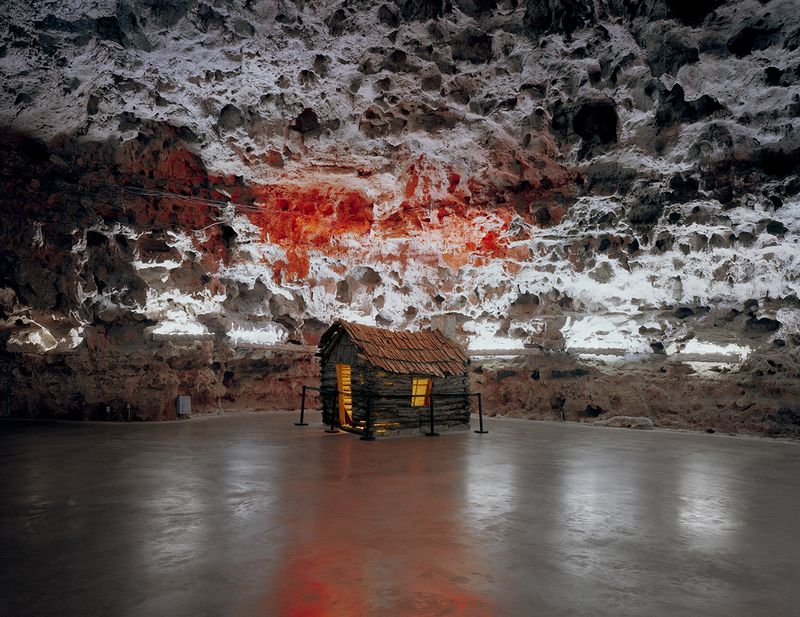 © Austin Irving - Image from the SHOW CAVES photography project