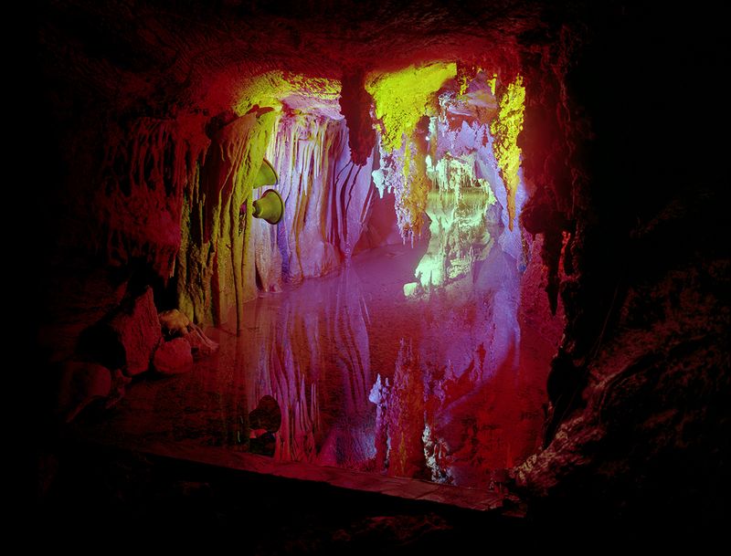 © Austin Irving - Image from the SHOW CAVES photography project