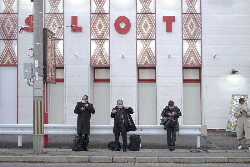 © V - Image from the Origami photography project