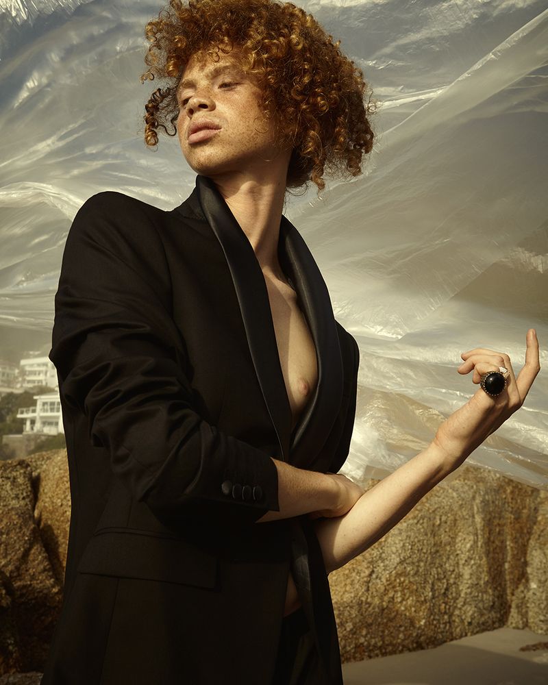 © Heidi Rondak - Smoking: Giorgio Armani Rings: vintage @ Vestiaire Collective