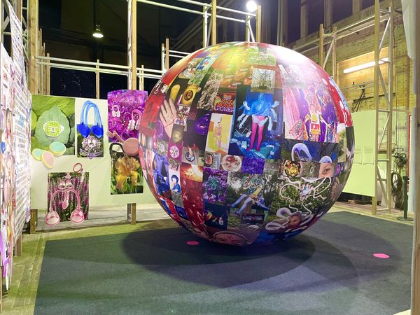 © Agnieszka Sejud - exhibition display Mimesis Bubble #1 3,5 m diameter photographic object