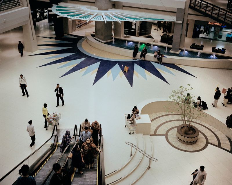 © Valentino Bellini - Image from the Karachi_City of Eagles photography project