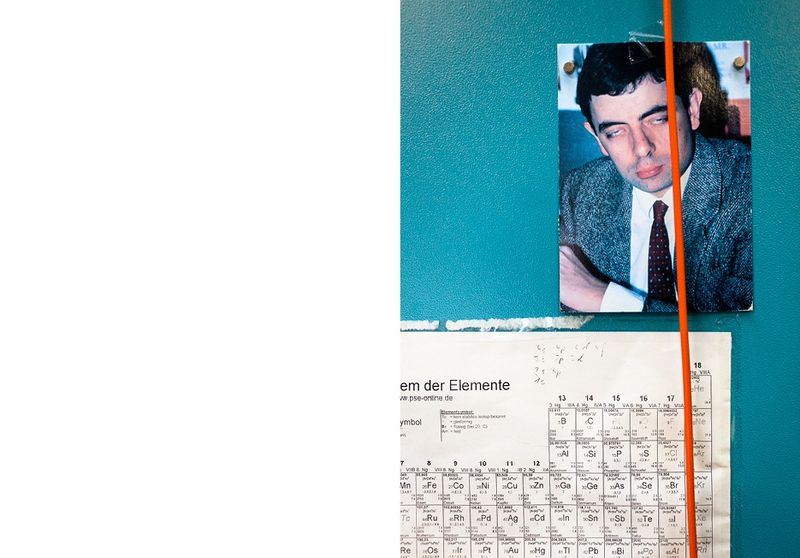 © Kevin Fuchs - Periodic system, postcard and red cable, BESSY II