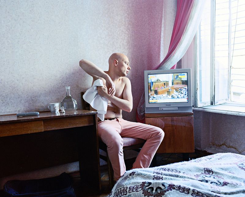 © Sasha Rudensky - Image from the Brightness Too photography project