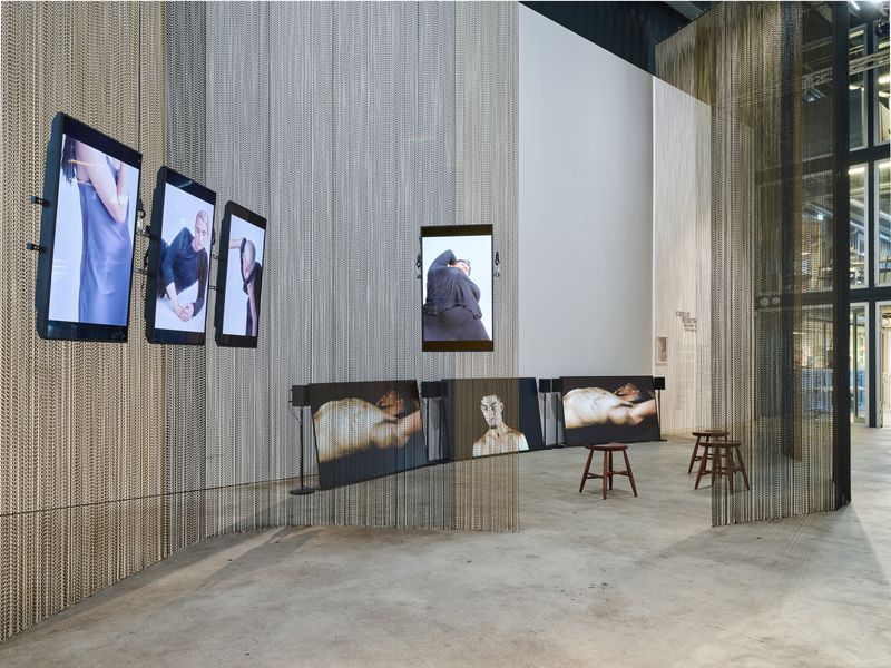 © Roxana Rios - Image from the FIGURE, FORM photography project