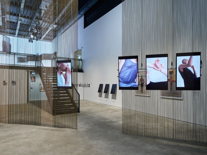 © Roxana Rios - Image from the FIGURE, FORM photography project