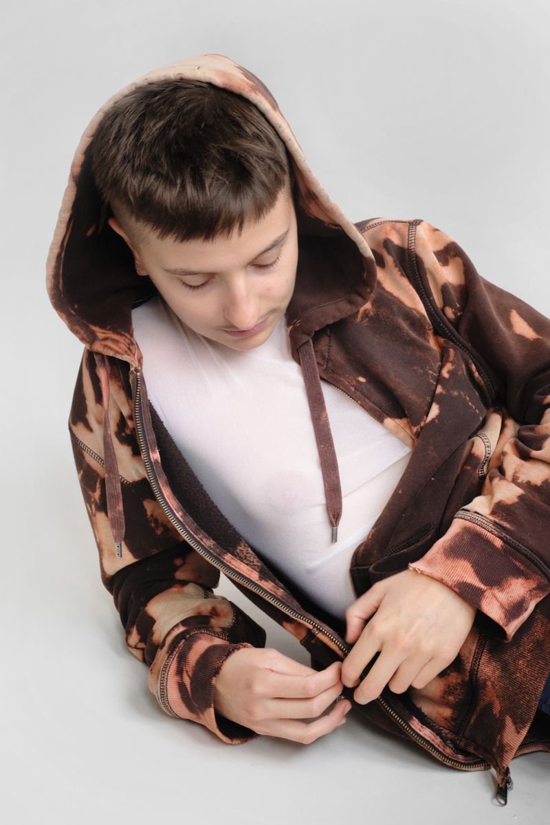 © Roxana Rios - FIGURE, FORM excerpt from sequence from JOS, one of over 20 participants,  2020 ongoing