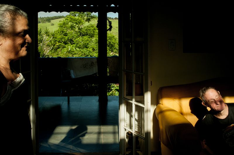 © Ilana Bar - Image from the transparencia de lar  (transparencies of home) photography project