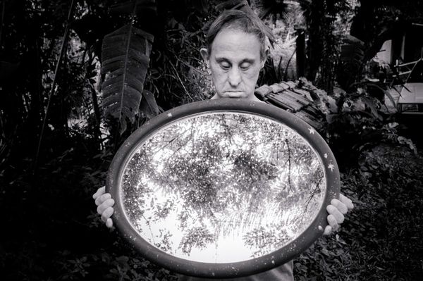 © Ilana Bar - Image from the transparencias de lar (home transparencies) photography project