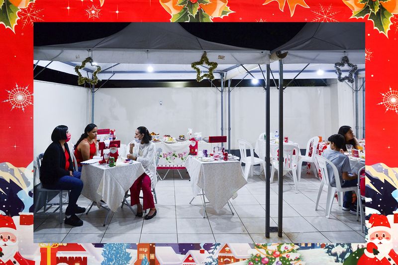 © Rafael Adorján - Image from the My Aunt's Christmas photography project