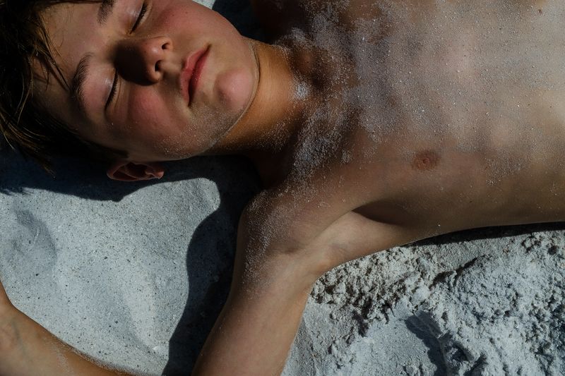 © Angela Ramsey - Jay sunbaths.