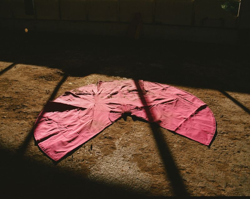 © Sophie Ebrard - A capote left on the floor