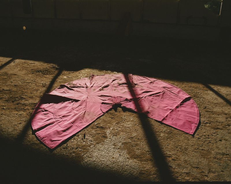 © Sophie Ebrard - A capote left on the floor