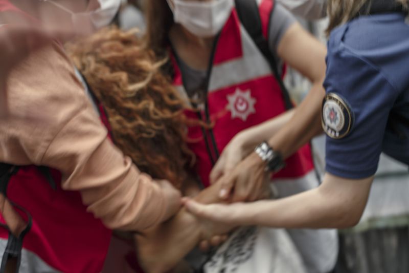 © Hannah Cauhépé - Police attack at Pride March 2021