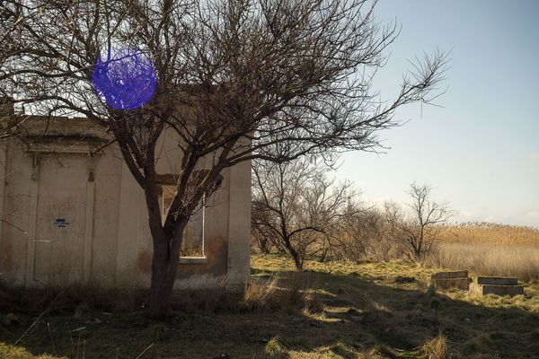 © Stanislava Novgorodtseva - Abandoned sanatorium on the shore of Lake Mainaki. Many buildings on the peninsula are abandoned or unfinished. Yevpatoria