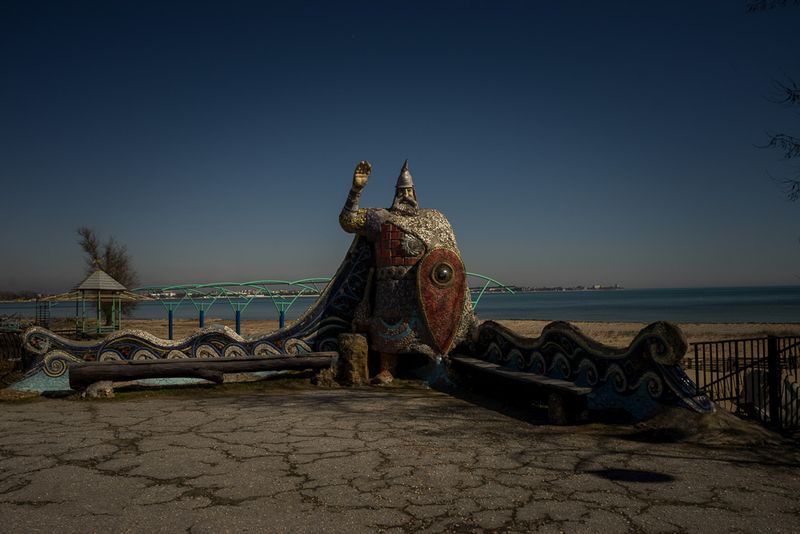 © Stanislava Novgorodtseva - The hero of Russian folk tales on the city embankment. Yevpatoria city