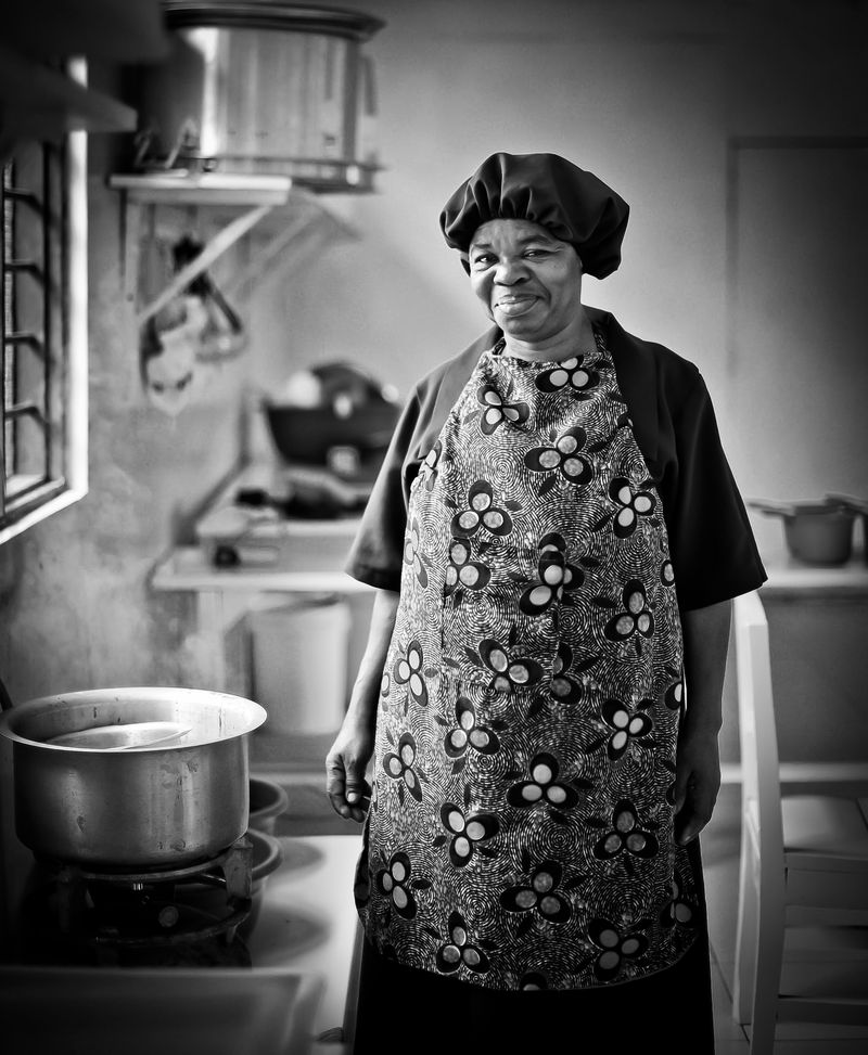 © Rosa van Ederen - Image from the The women of the Seaweed Center photography project