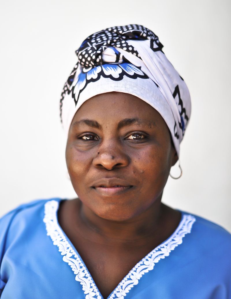 © Rosa van Ederen - Image from the The women of the Seaweed Center photography project