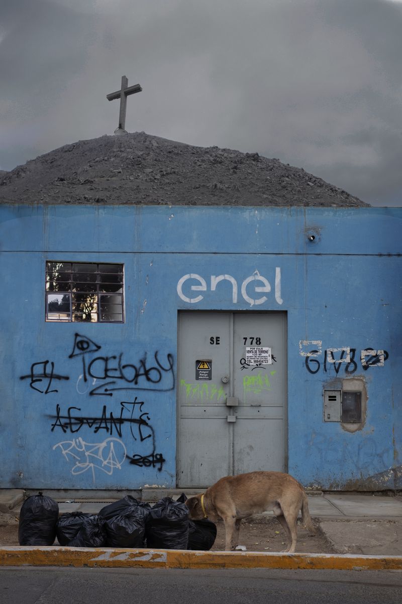 © Leonardo Vasquez - Image from the Mi Lima destilada photography project