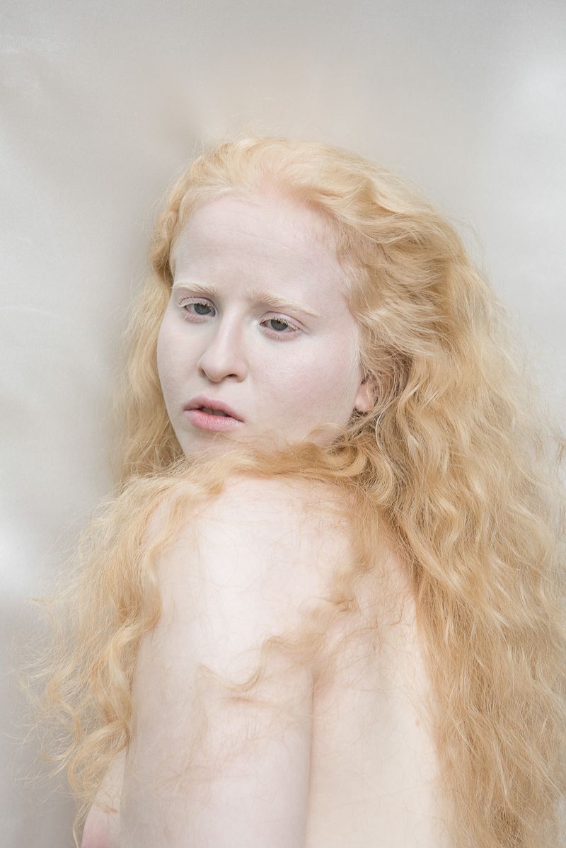 © Isabelle Chapuis - Image from the Praise of the living photography project