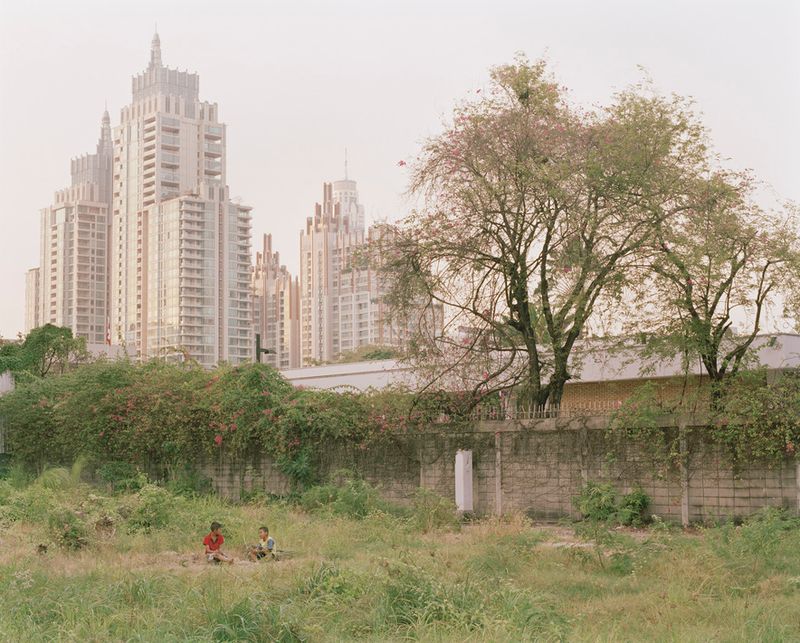 © Lek Kiatsirikajorn - Image from the Lost in Paradise photography project