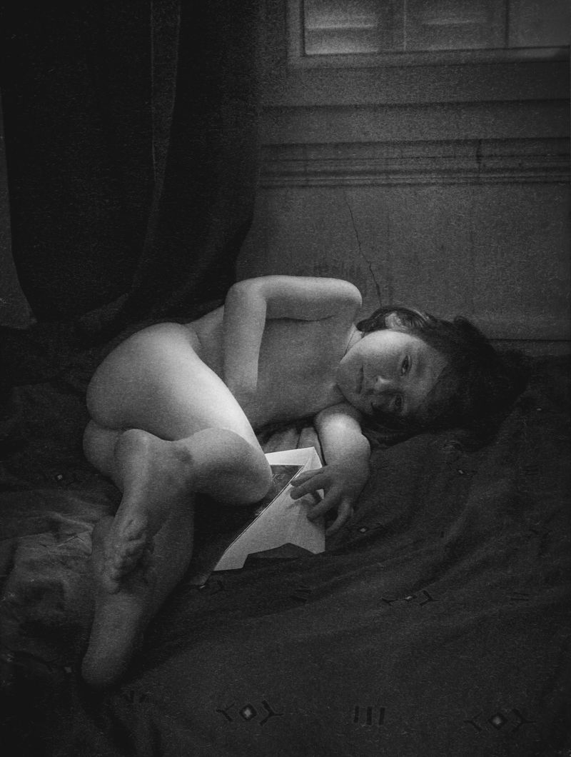 © Lisa Gervassi - Image from the Ring Around the Rosie photography project