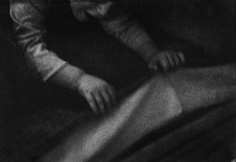 © Lisa Gervassi - Image from the Ring Around the Rosie photography project