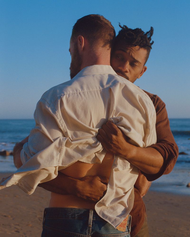 © Ryan Pfluger - Image from the Holding Space photography project