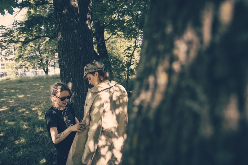 © Alessandro Rampazzo - Nita styling a model for a photoshoot. For the moment she's not being paid but her new career is slowly taking off