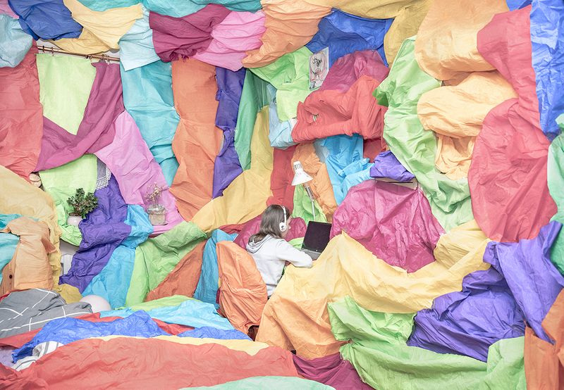 © Michalina Kacperak - Untitled #3 (Under the paper)/ 2021 - the bedroom of Zosia.