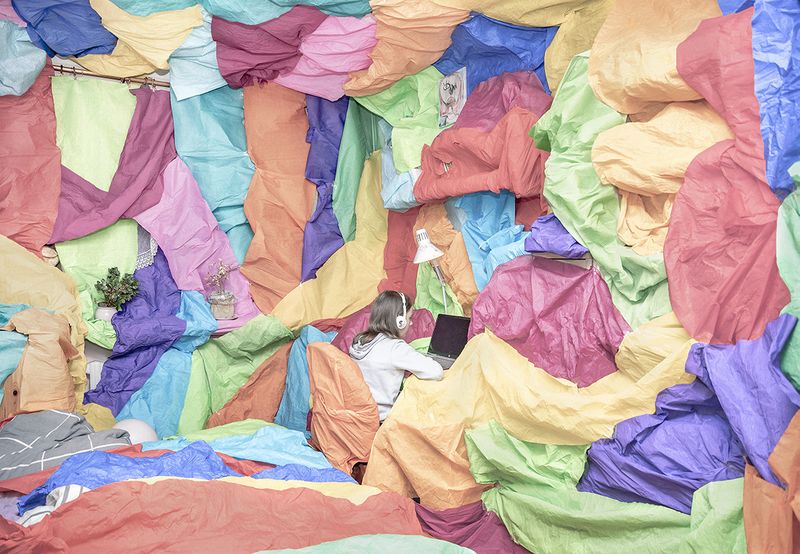 © Michalina Kacperak - Untitled #3 (Under the paper)/ 2021 - the bedroom of Zosia.